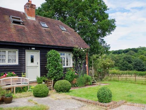 Hastingleigh House | Pet-Friendly Retreat at Malthouse Barn - Rated 8.8/10!