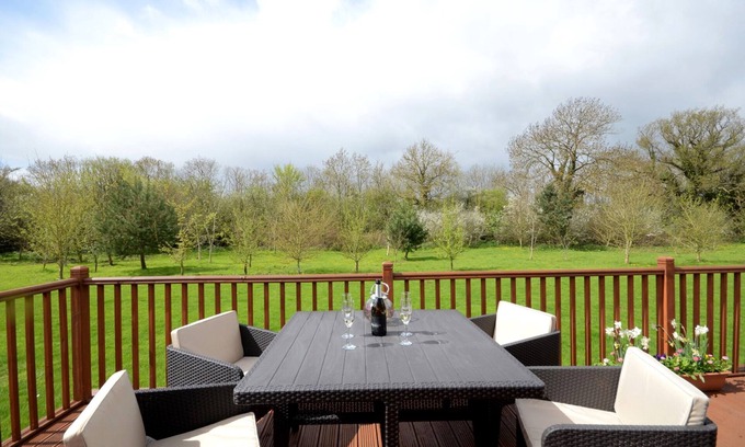Malton Cabin | Unwind at Malton Grange: Luxury Lodge with Hot Tub