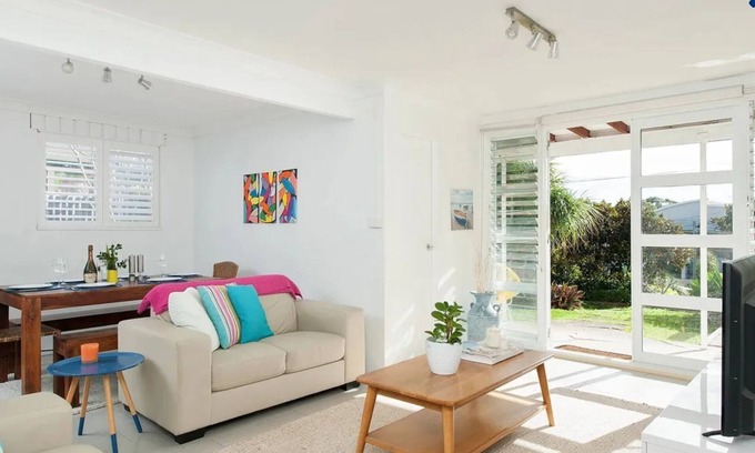 Fingal Bay House | Maluhia B: Pet-Friendly Getaway Steps from the Beach
