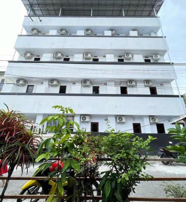 Ambon House | Budget-Friendly Maluku Residence Syariah - Child Friendly Stay