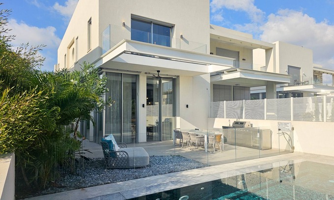 Herzliya Pituach Villa | MAMAD Luxury New Villa with Private Pool by FeelHome