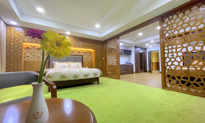 Savar Hotel | Relax at Mamata Palli Resort: Pool, Breakfast & Hot Tub