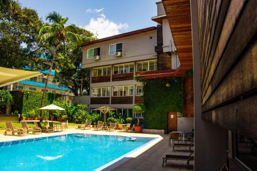 Monrovia Hotel | Ocean View Bliss at Mamba Point Hotel - 4-Star Retreat
