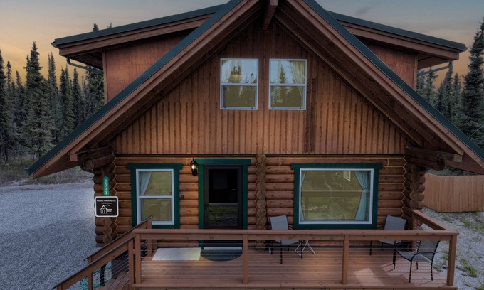 Harding-Birch Lakes Cabin | Discover Mamie's Hideaway: Guest Rated 10/10 with Breakfast