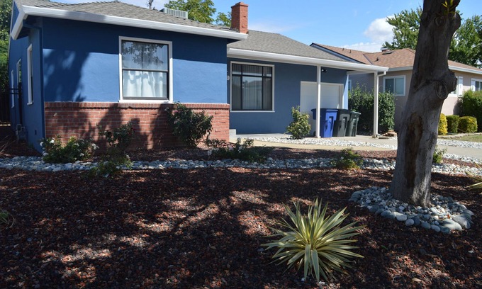 Southeastern Sacramento House | Top-Rated MammaLlama Sacramento: Family & Pet Friendly Retreat