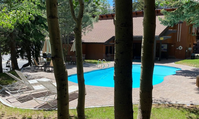 Mammoth Lakes Condo | Top-Rated Mammoth West 106 Condo Near Canyon Lodge