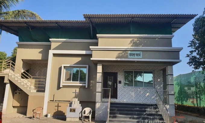 Vasai House | Relax at Mamta Farmhouse: Pool and Pet-Friendly Retreat