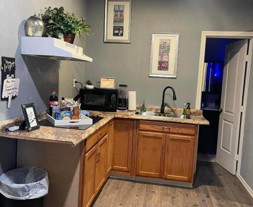 Athens Apartment | Inviting Man Cave Apartment - Family-Friendly Getaway