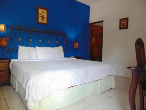 Managua House | Discover Managua Hills: Family-Friendly with Pool Access
