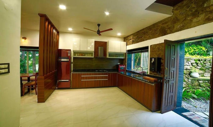 Mount Abu Villa | Relaxing 3BHK Retreat at Manak Villa - Pet Friendly & Pool