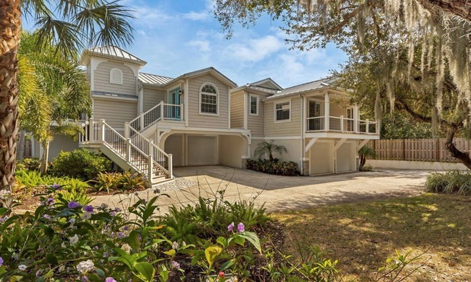 Englewood House | Exclusive Getaway at Manasota Key Dock House - 10/10 Rating
