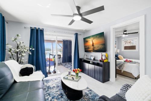 Siesta Key Apartment | Waterfront Retreat at Manatee Key Near Turtle Beach