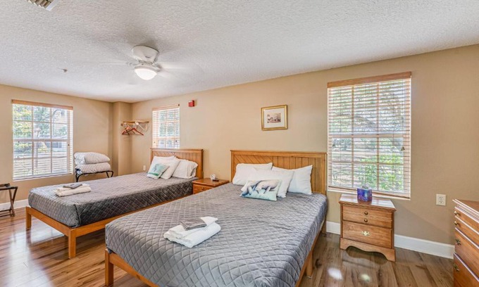 Chassahowitzka Bed & Breakfast | Ideal Manatee Room with Kitchen - Guest Rated 10/10!