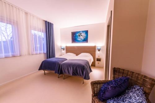 Liers Hotel | Top-Rated ManavaHotel: Pet-Friendly & Family Welcoming