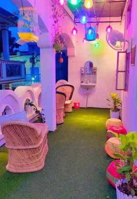 Mathura House | Experience Comfort at Manavi Home Stay with Breakfast & Pets
