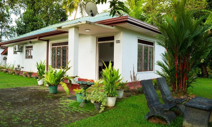 Bentota Villa | Pet-Friendly Manawathu River Villa Perfect for Families