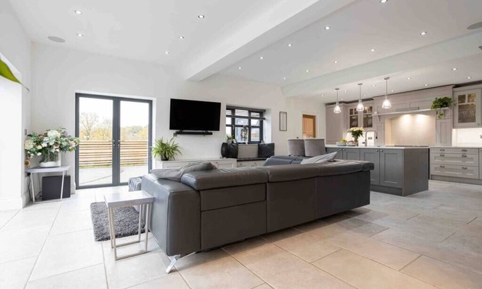 Offerton House | Elegant Manchester Country House Near Vibrant City Life
