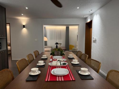 Seogyo-dong Apartment | Elegant Mandarin Hong-Dae: 4-Star Child-Friendly Retreat