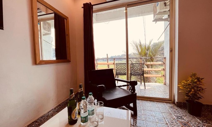 Saunta Vaddo Hotel | Manfred Guest House: Ocean View & Perfect 10 Rating!