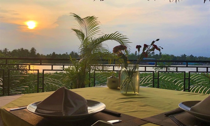 Giong Trom Hotel | Discover Mango Home Riverside: Rated 9.4 with Pool & Dining