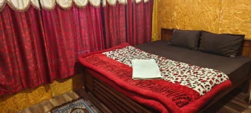 Ooty House | Family-Friendly Stay at MANI'S WOODHOUSE