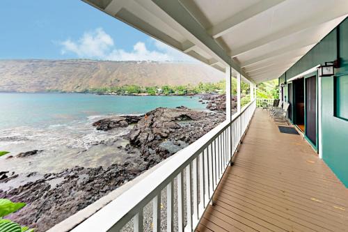 Honaunau-Napoopoo House | Unforgettable Stays at Manini Beach with Family-Friendly Vibes