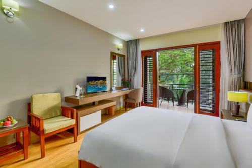 Dong Hoi Resort | Discover MANLI Resort Quảng Bình with Private Beach Access