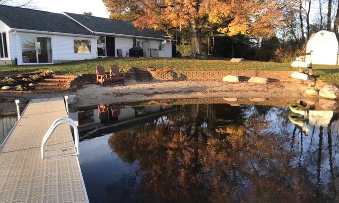 Sheridan House | Relax at Mann Lake Cottage: Pet-Friendly Getaway for Groups