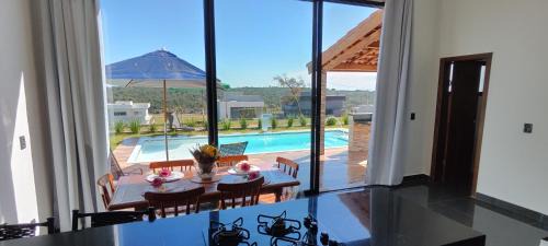 Paranapanema House | Experience Manoa - Casa na Represa with Oceanfront Bliss