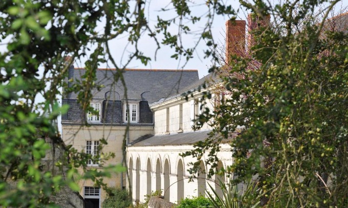 Le Coudray-Macouard Bed & Breakfast | Oceanfront Manoir de Boisairault - Guest Rated 9.6/10