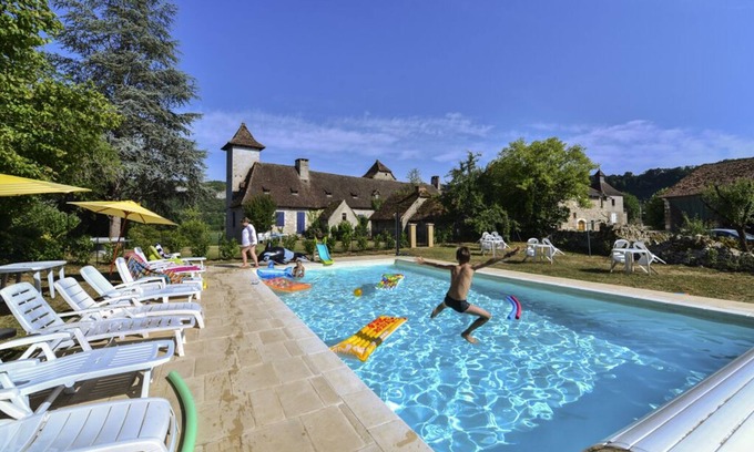 Floirac House | Elegant Manoir de Foussac in the Scenic Dordogne Valley