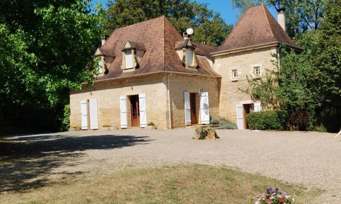 Carsac-Aillac House | Relaxing Manoir de la Feuillade with Pool near Sarlat