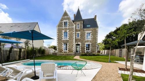 Crossac Villa | Discover Manoir de la Fontaine Saint-Jean with Ocean View