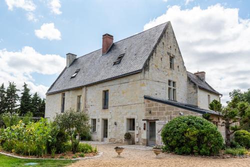 Deneze-sous-Doue Villa | Manoir de Rousse 320 m2 en campagne Piscine Wifi Jardins
