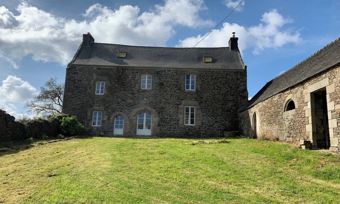 Lanneanou House | Historic Manoir with Tennis Court and Private Pond Retreat