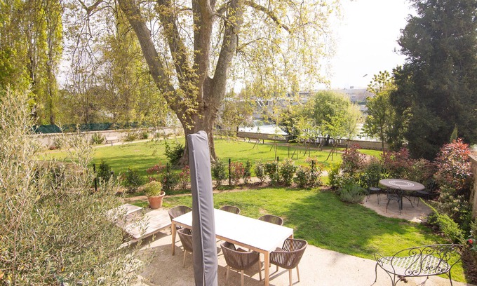 Chatou Other | Elegant Manoir du 19ème: Family-Friendly Retreat Near Paris