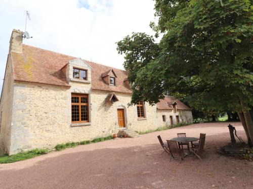 Colombiers House | Historic Manoir du XVème Siècle: Family-Friendly Retreat