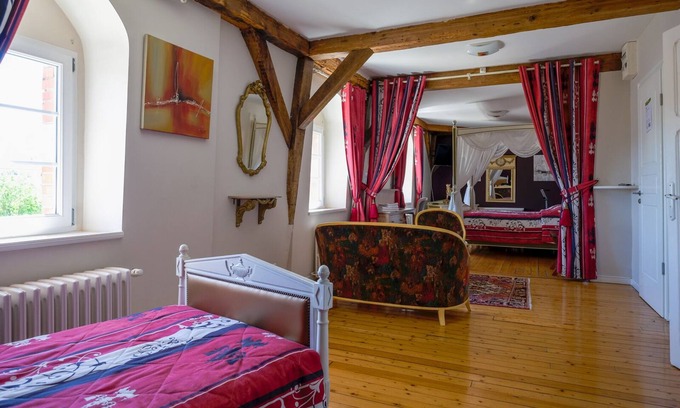 Vitry-le-Francois House | Relaxing Manoir François 1er Capucine with Pool & Spa