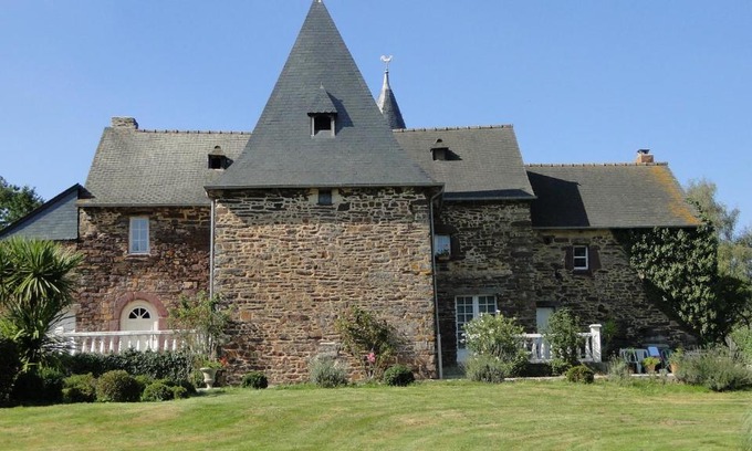Saint-Thurial Bed & Breakfast | Inviting Manoir La Haie Chapeau: Wheelchair Accessible Stay