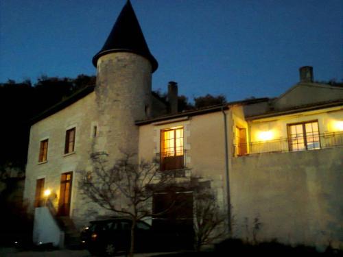 Beaumont Bed & Breakfast | Budget-Friendly Stay at Chambres d'hotes Le Cristal