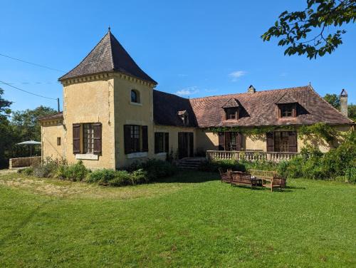 Manaurie House | Discover Manoir Périgord Noir: Pool, Forest, and High Ratings