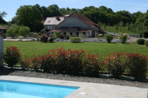 Barraute-Camu Bed & Breakfast | Oceanfront Manoir Théas: Guest Rated 9/10 & Pet Friendly
