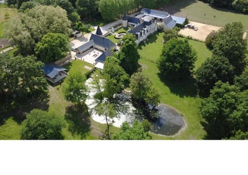 Joue-les-Tours House | Manoir de la Mazeraie: Ideal for Remote Work & Relaxation