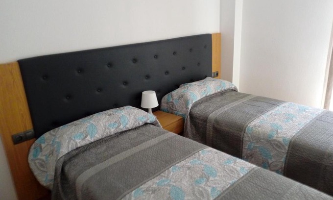 Portomarin Apartment | Child-Friendly Escape at Manolo Piso with High Guest Ratings