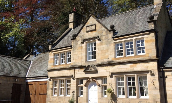 Egton Cottage | Cozy Manor Cottage: Pet-Friendly Escape in Egton
