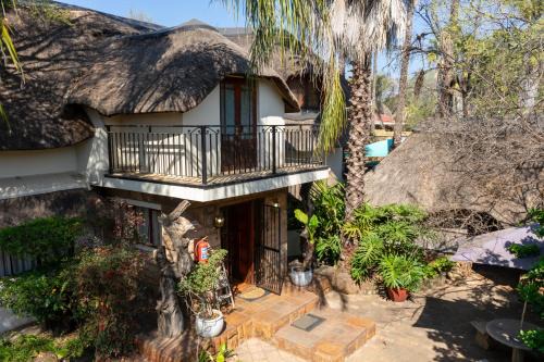 Hartbeespoort Ski Chalet | Discover Manor House at Harties Lodge with Pool & Spa