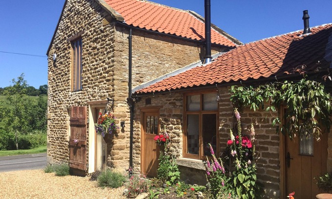East Ayton Cottage | Cozy One-Bedroom Retreat in East Ayton Near Scarborough