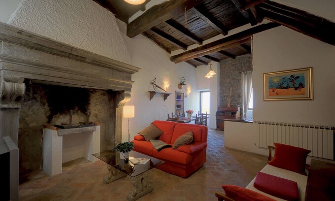 Montefiascone House | Historic Manor House in Downtown Montefiascone