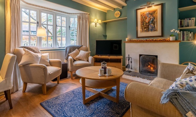 Paxford Cottage | Cozy Manor Lodge Cottages: Perfect for Family Getaways