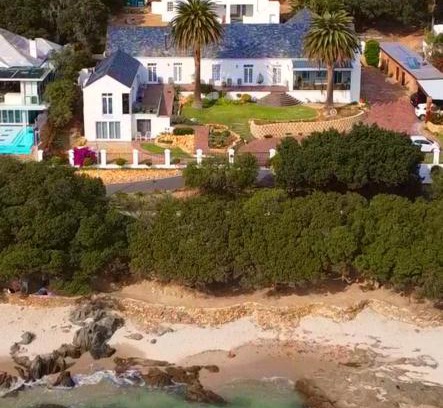 Gordons Bay Central House | Oceanfront Retreat: Manor on the Bay with Pool & Dining